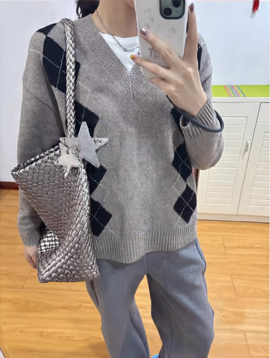 Champagne-colored woven tote bag