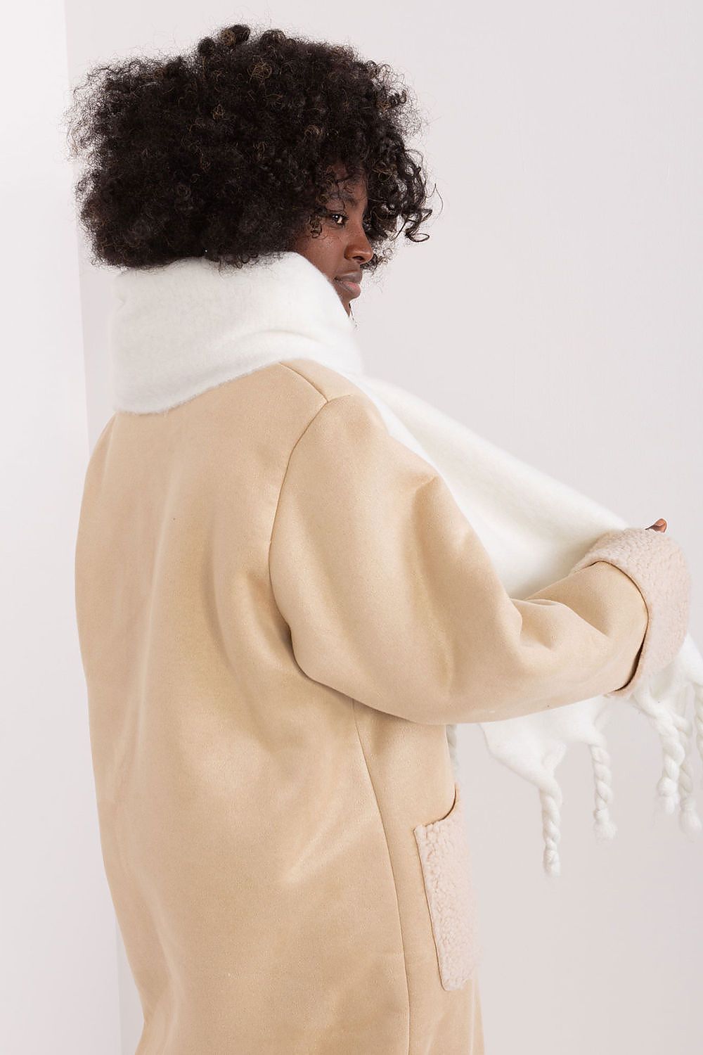 Shawl model 208270 AT