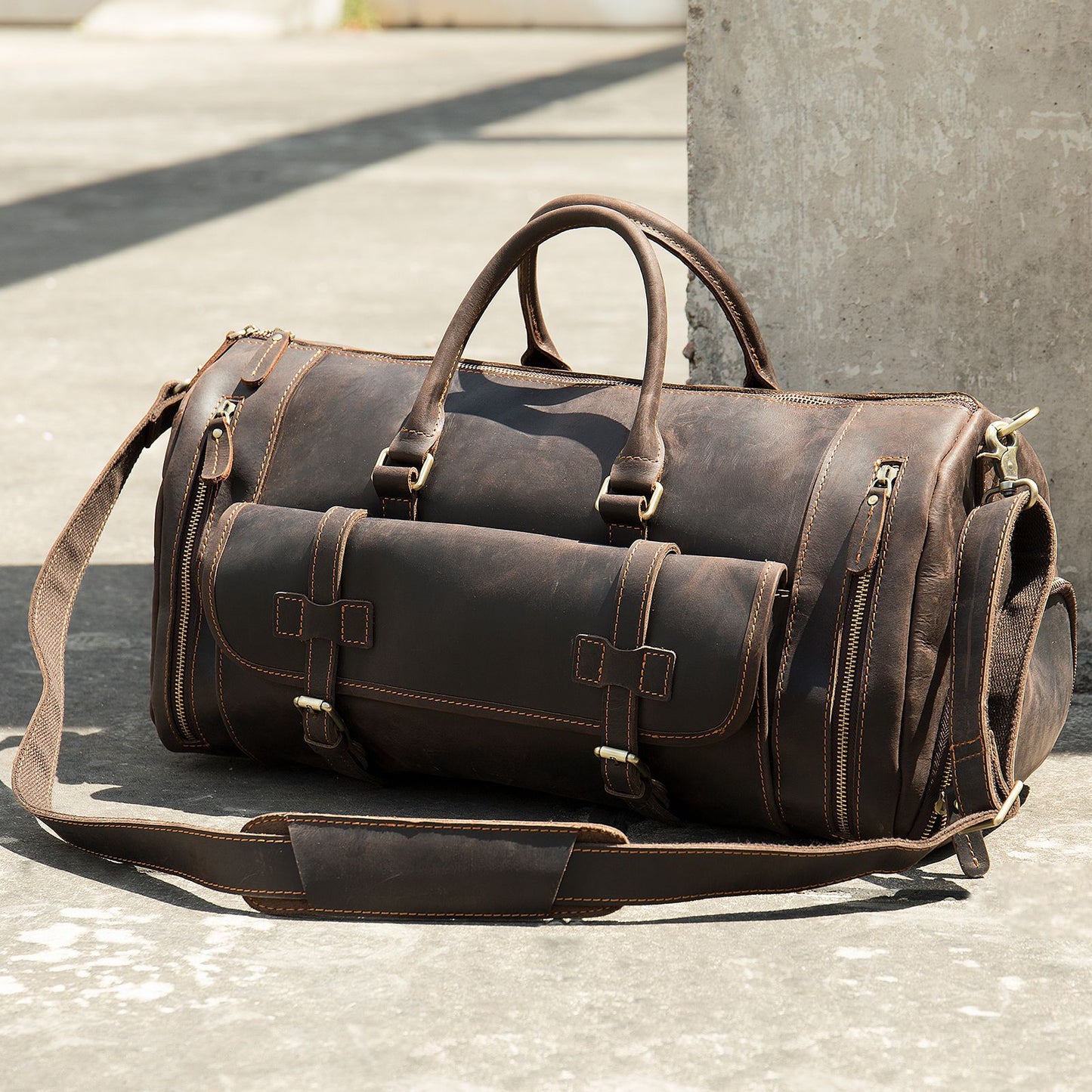 Shoulder bag for carrying luggage