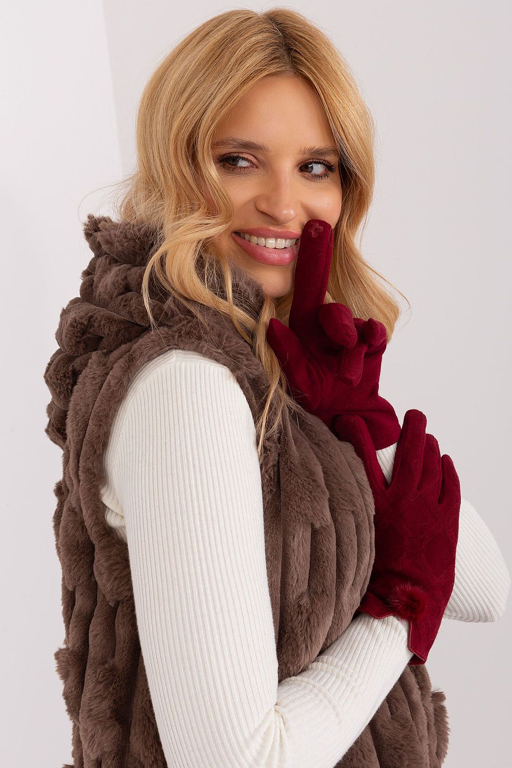  Gloves model 190795 AT 