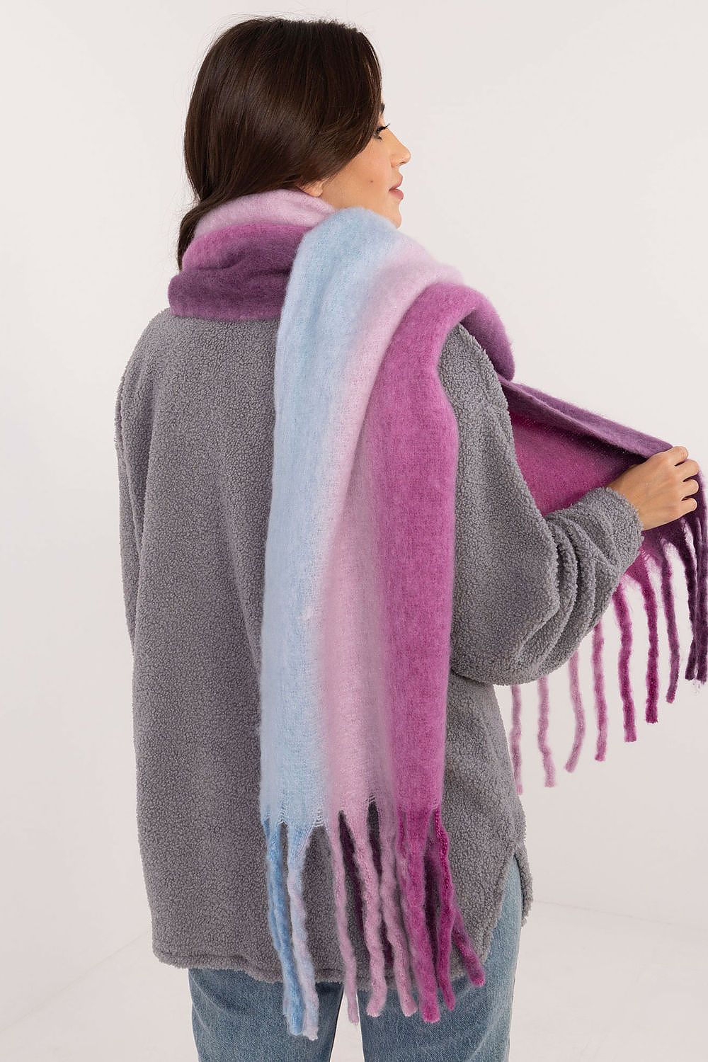  Shawl model 203185 AT 
