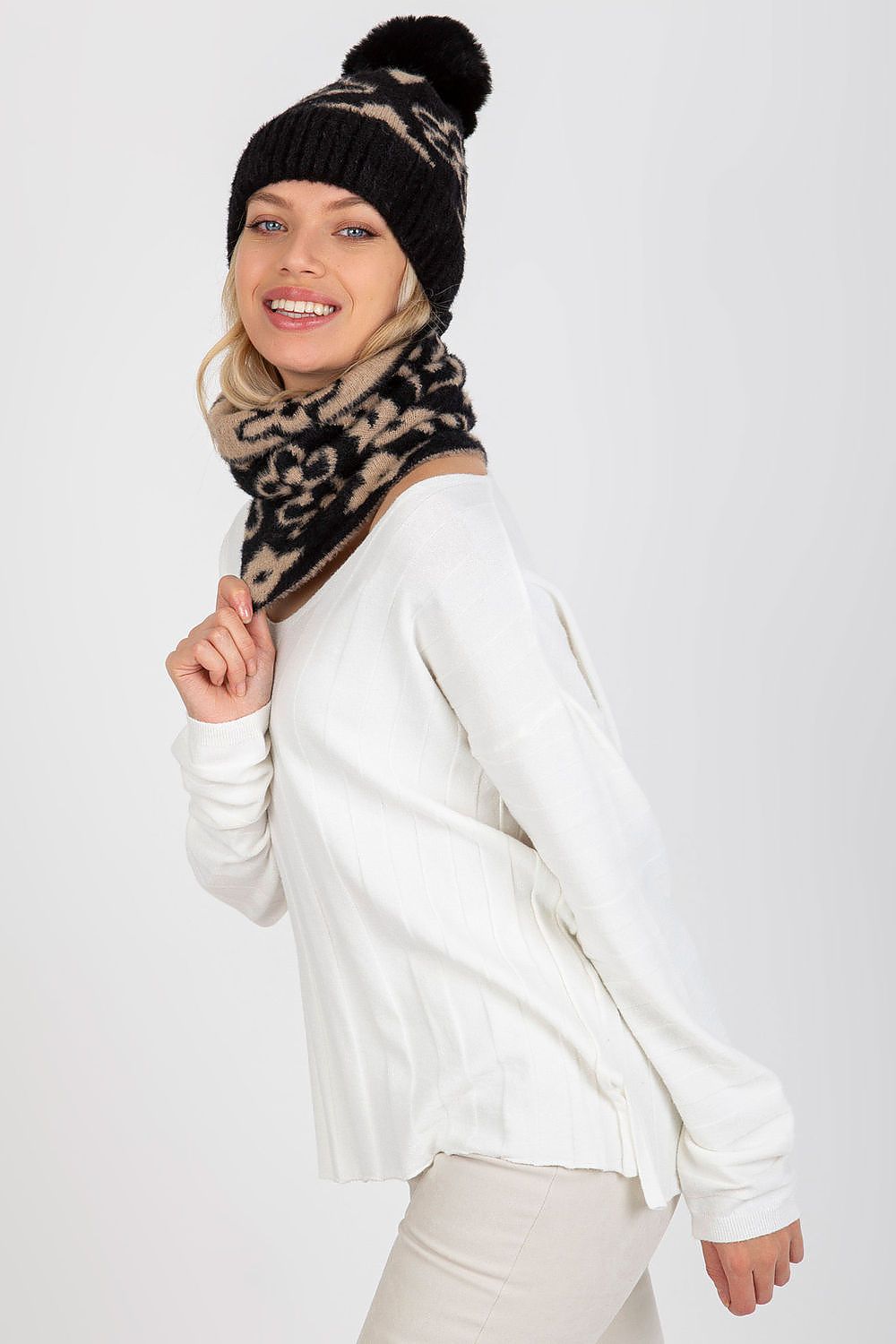  Infinity Scarf model 185922 AT 
